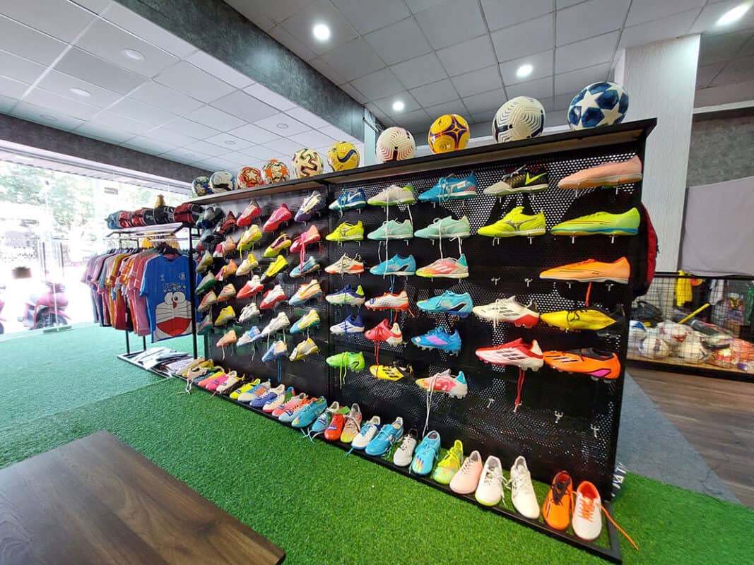 đặc điểm nổi bậc các mẫu giày bóng đá Sum Store